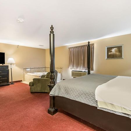 Econo Lodge Rice Lake Dış mekan fotoğraf