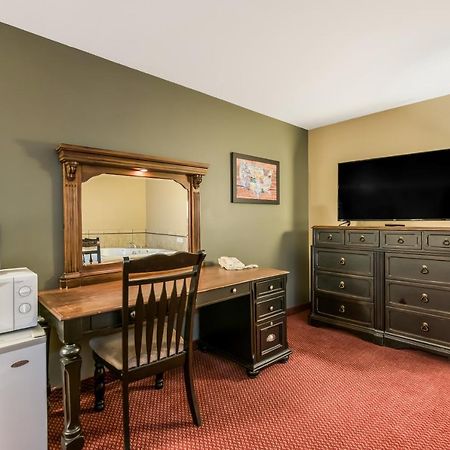 Econo Lodge Rice Lake Dış mekan fotoğraf