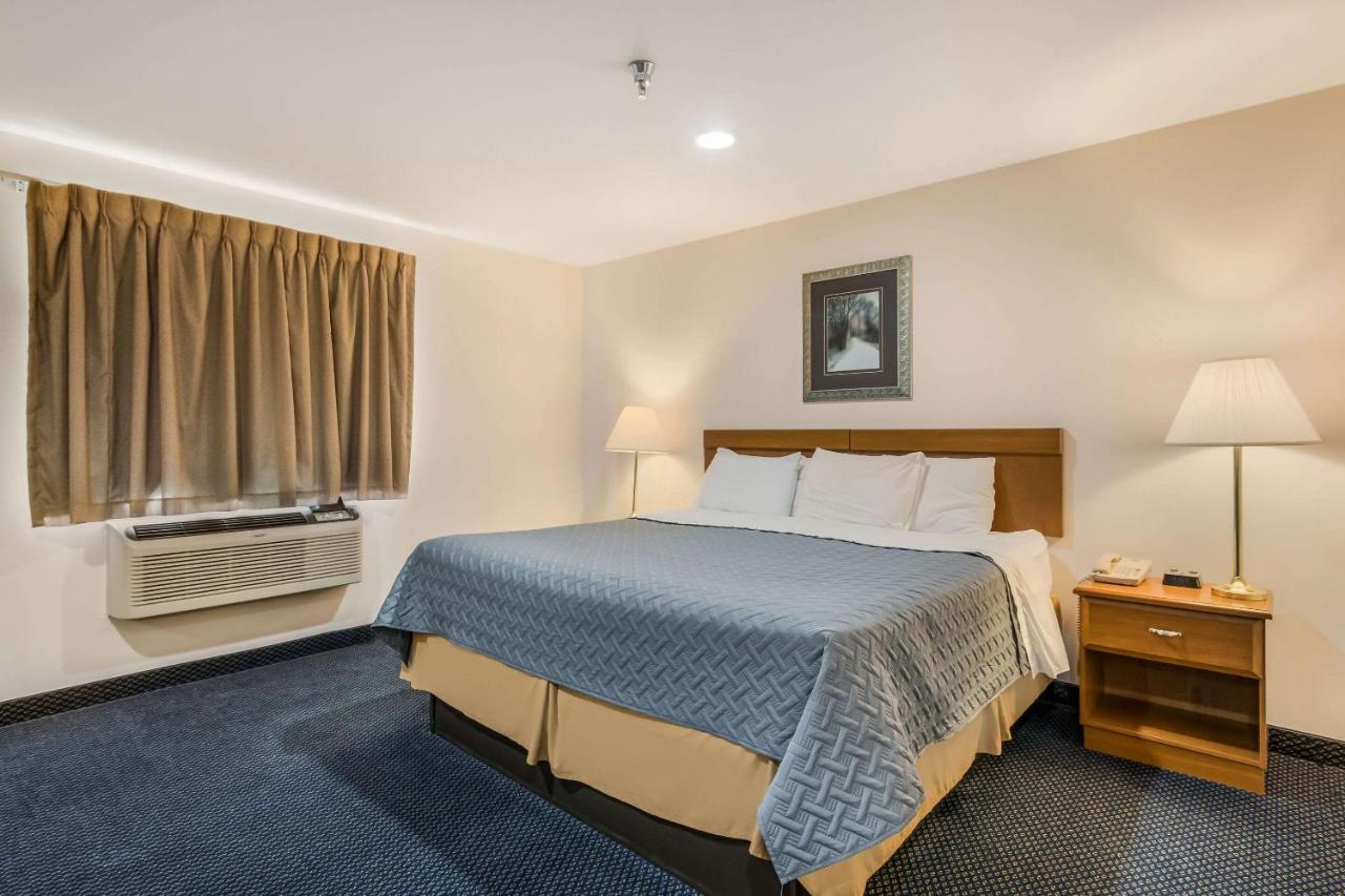 Econo Lodge Rice Lake Dış mekan fotoğraf