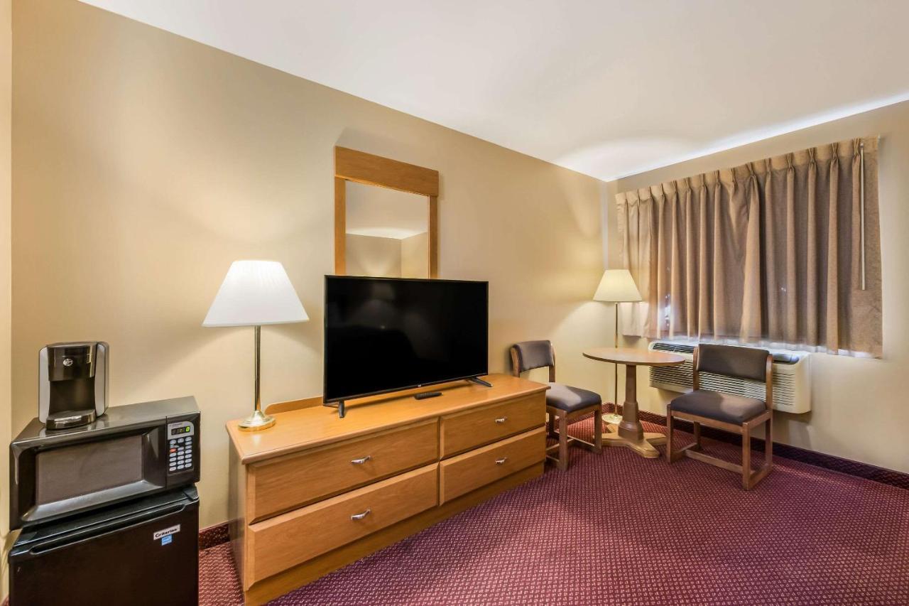Econo Lodge Rice Lake Dış mekan fotoğraf
