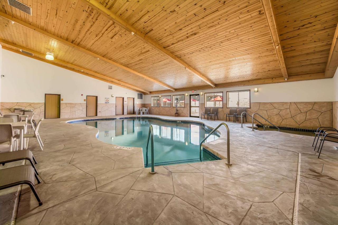 Econo Lodge Rice Lake Dış mekan fotoğraf