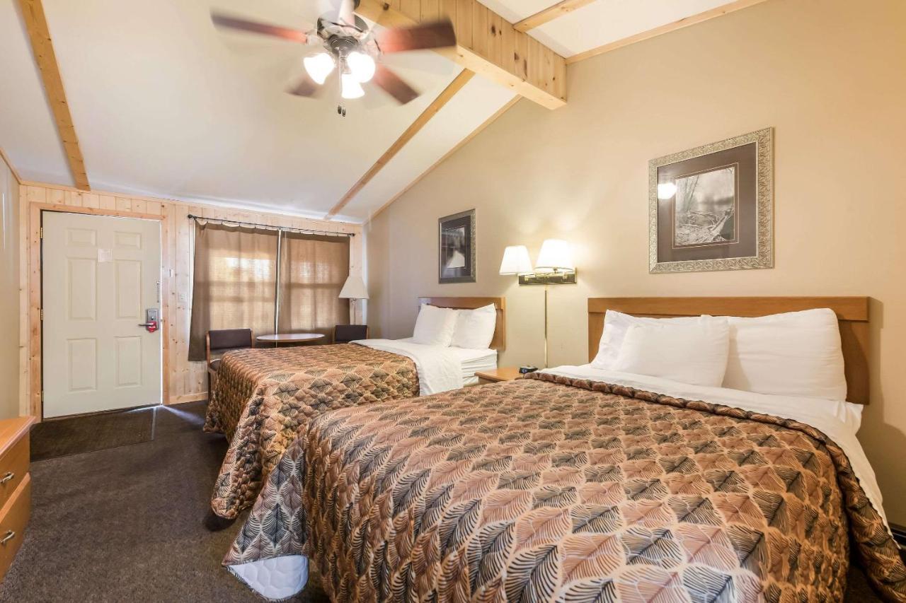 Econo Lodge Rice Lake Dış mekan fotoğraf