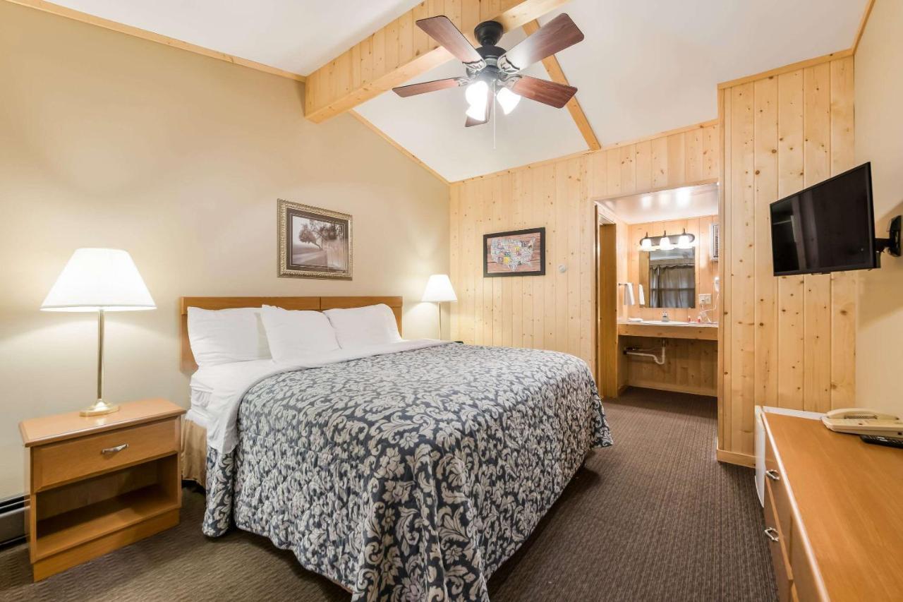 Econo Lodge Rice Lake Dış mekan fotoğraf