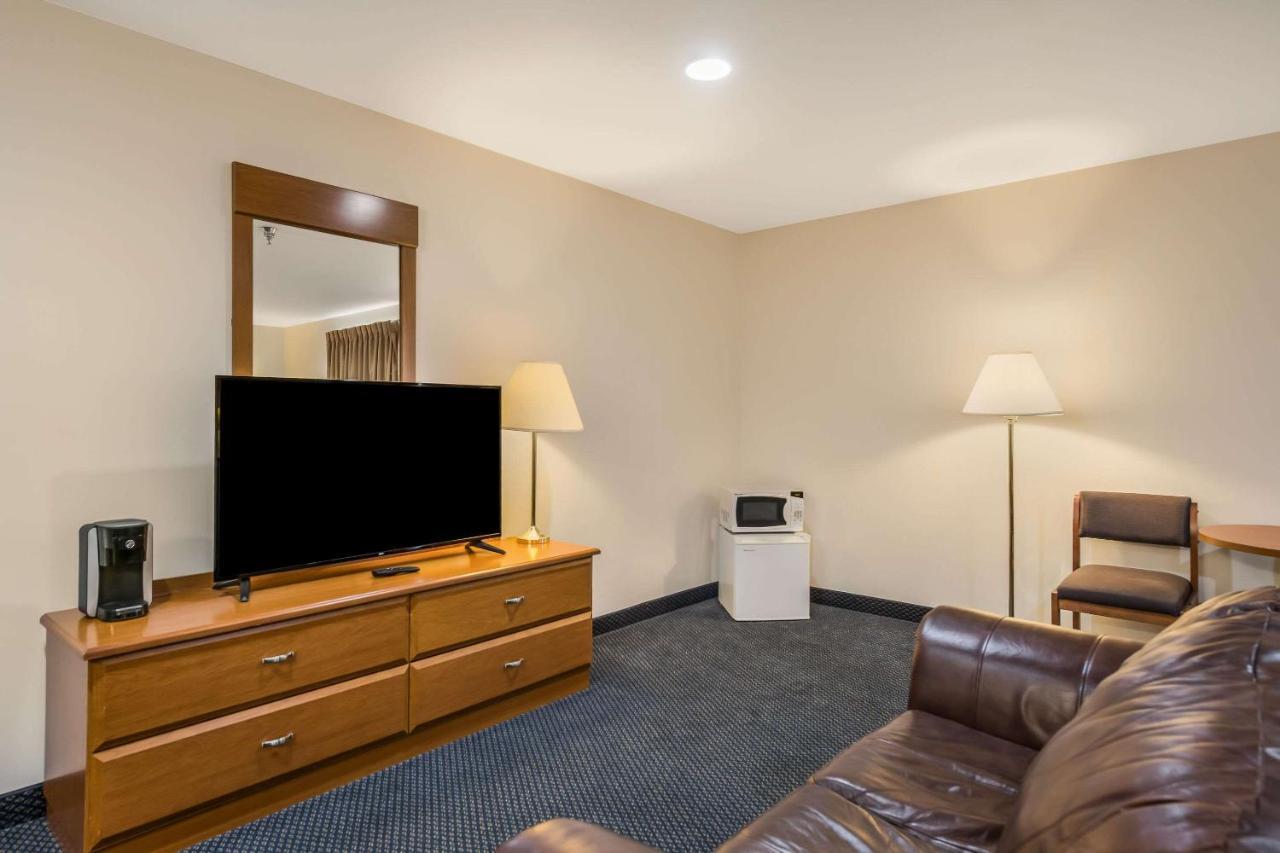 Econo Lodge Rice Lake Dış mekan fotoğraf