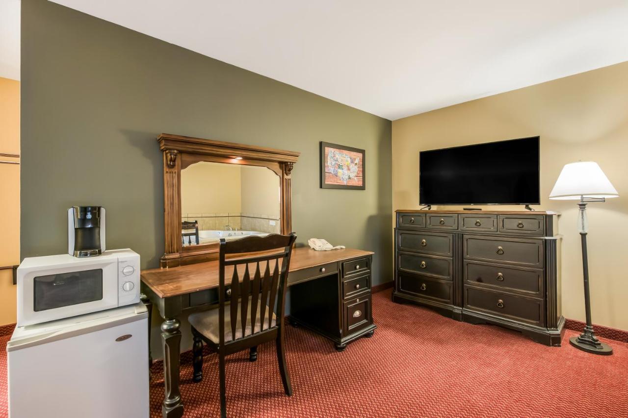 Econo Lodge Rice Lake Dış mekan fotoğraf