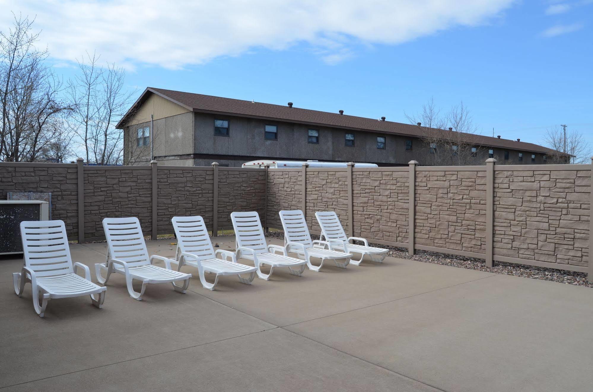 Econo Lodge Rice Lake Dış mekan fotoğraf
