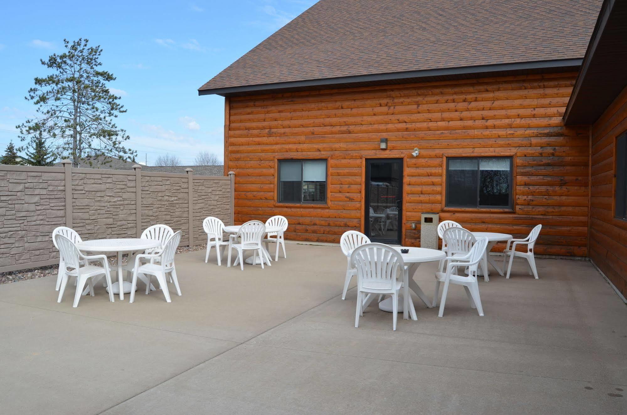 Econo Lodge Rice Lake Dış mekan fotoğraf
