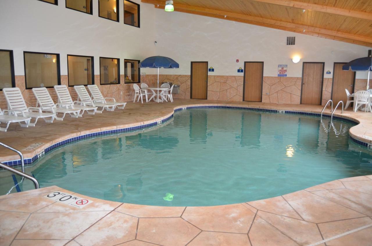 Econo Lodge Rice Lake Dış mekan fotoğraf